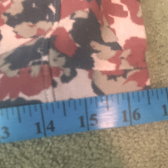 Lori Goldstein French Terry Cropped Printed Joggers - Picture 9 of 12